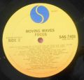 Focus-Moving Waves