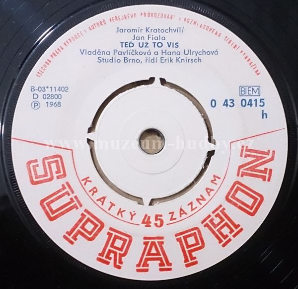 Vladena Pavlickova / Hana Ulrychova / Zbysek pantucek a vokalni soubor