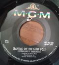 Herman's Hermits-Leaning On The Lamp Post / Hold On!