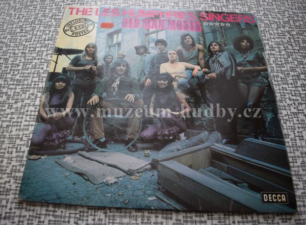 Les Humphries Singers