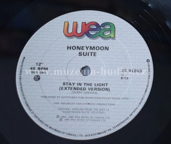 Honeymoon Suite - Obrázek 3