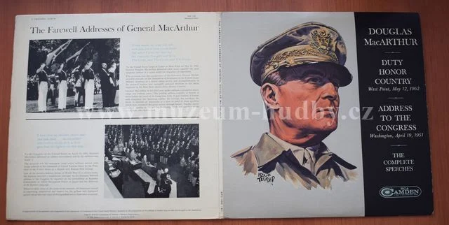 General Douglas MacArthur - Obrázek 6